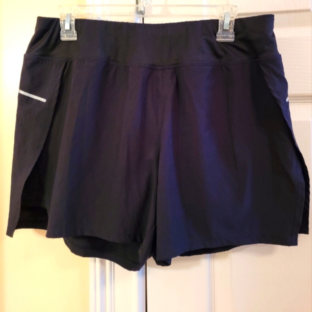 AVIA SHORTS SIZE LARGE 12-14